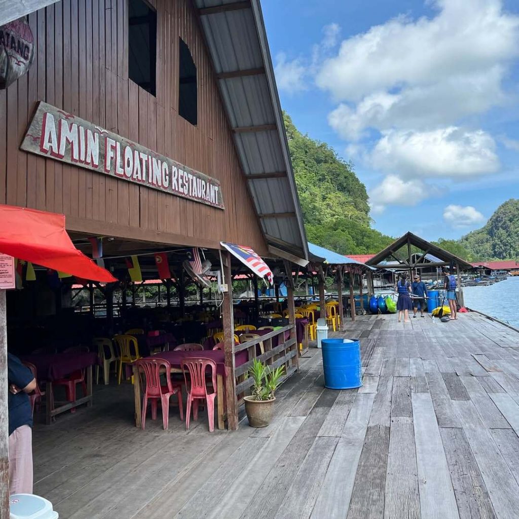 best seafood restaurant in langkawi amin floating restaurant