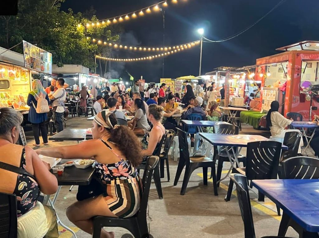 night market langkawi cenang food truck square